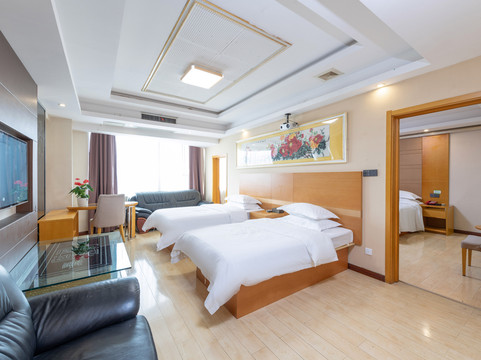 格林豪泰酒店(桂林临桂金山广场步行街店)