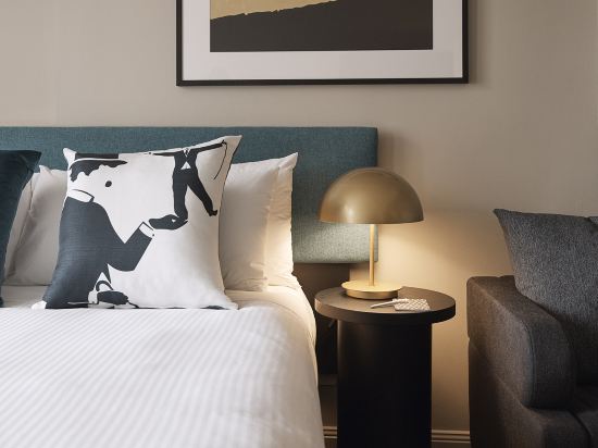 The Capitol Hotel Sydney Room Type - King Plus Sofa Room The Capitol Hotel Sydney Room Type - King Plus Sofa Room