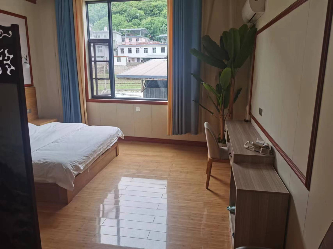 维西旺登公社酒店