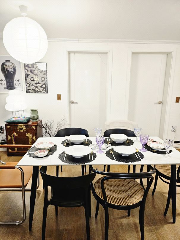 8 minutes away from Chungmuro Station,  hill location,Breakfast for more than five nights