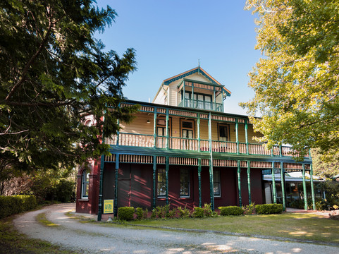 鲁拉镇酒店住宿-雷拉豪斯酒店