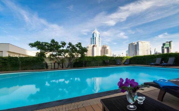 Lohas Residences Sukhumvit Hotel