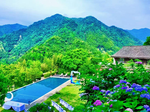 一山九舍微酒店