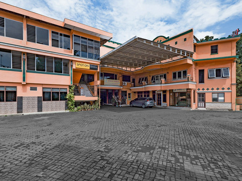 SPOT ON 2865 Sartika Inn Pati