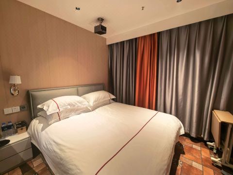 Feiyu Cinema E-sports Hotel (Hachi Mountain Store)