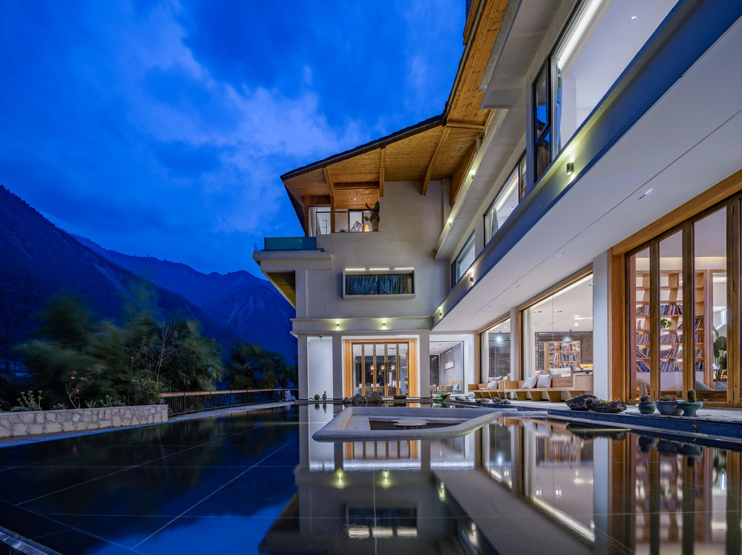 海螺沟鸾喜·隐山· Forest Mountain Lodge·雪山观景温泉度假酒店