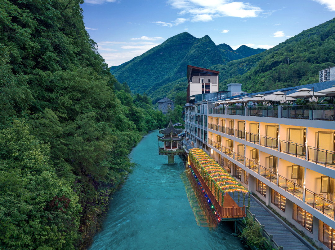 未见山度假美宿（木鱼镇旅游集散中心神农架风景区店）