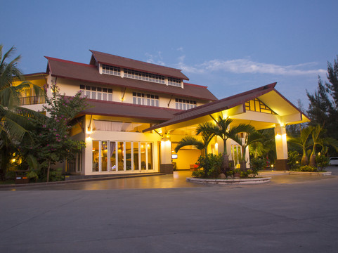 浪漫海岸四季度假酒店主图