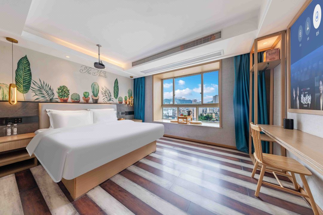 BAMBOO BOAT Express Hotel (Guiyang Penshui Pool Maternal and Child Hospital)