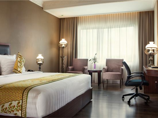 The Rich Jogja Hotel Room Type - Deluxe King Room