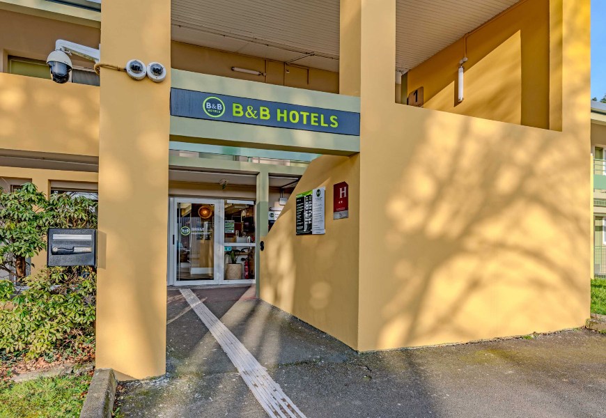 布雷斯特克加赫德克机场 B&B 酒店-官方