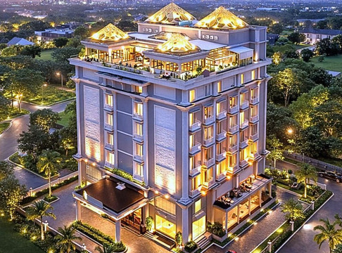 Pondok Jagung酒店住宿-The Grantage Hotel & Sky Lounge