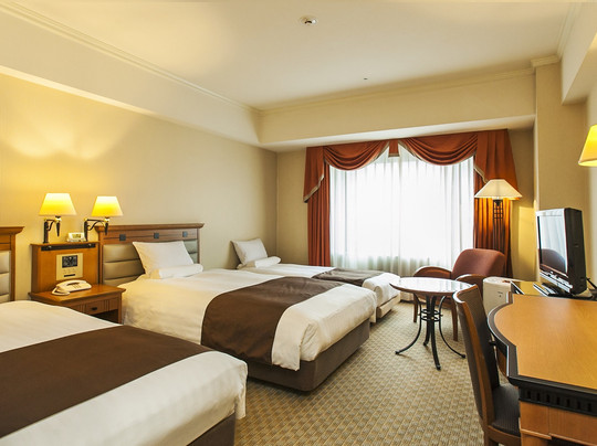 新翼盛冈大都会酒店