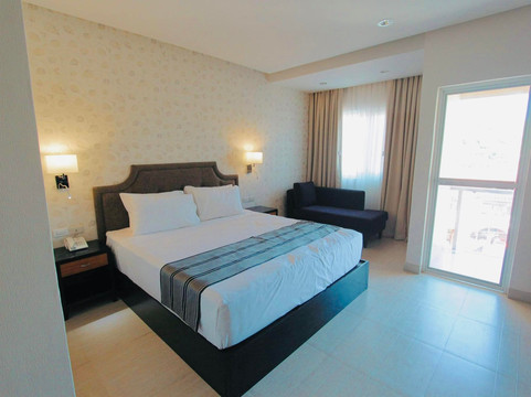 毛班玛格丽特皇后酒店