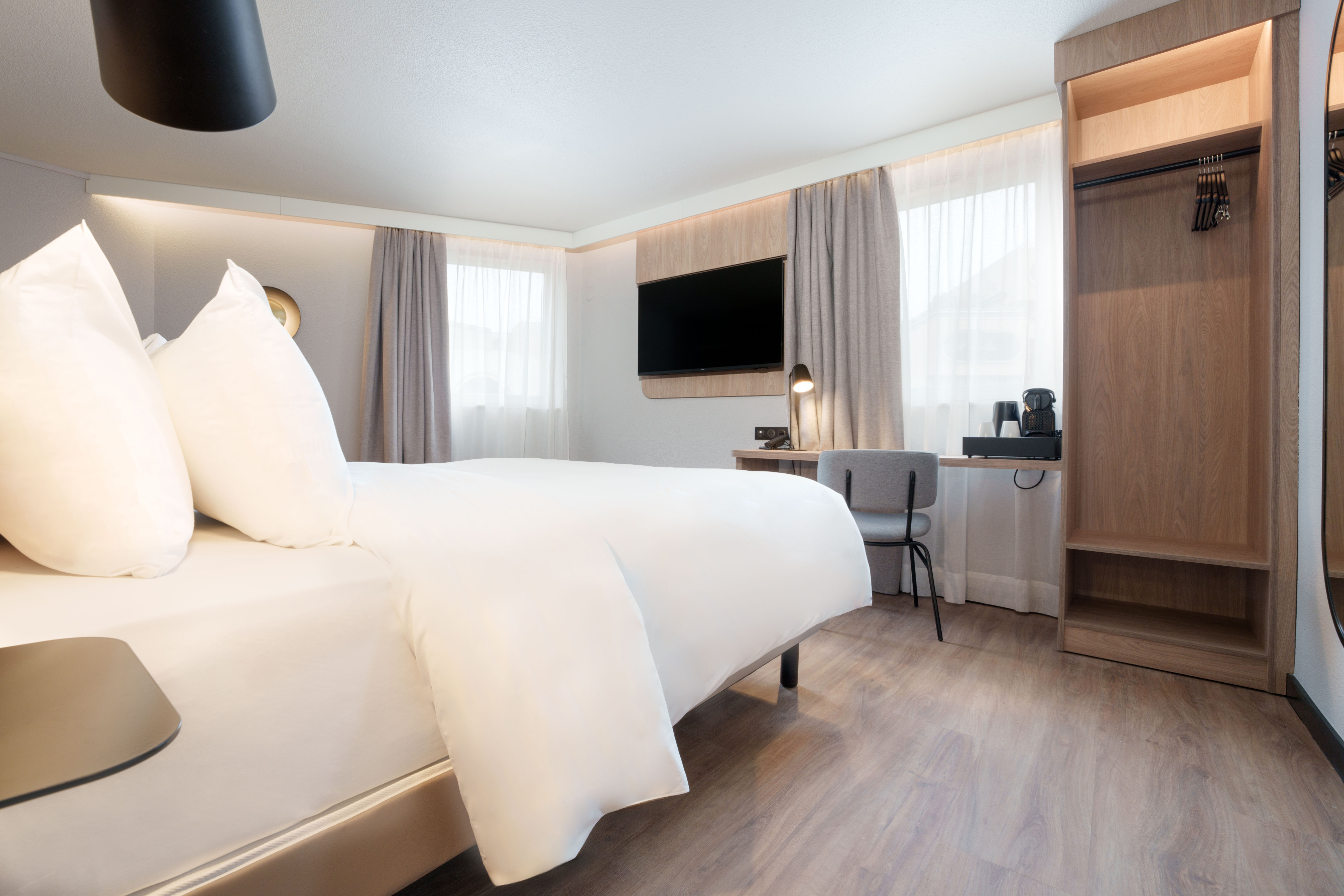 巴黎潘坦钟形广场-官方