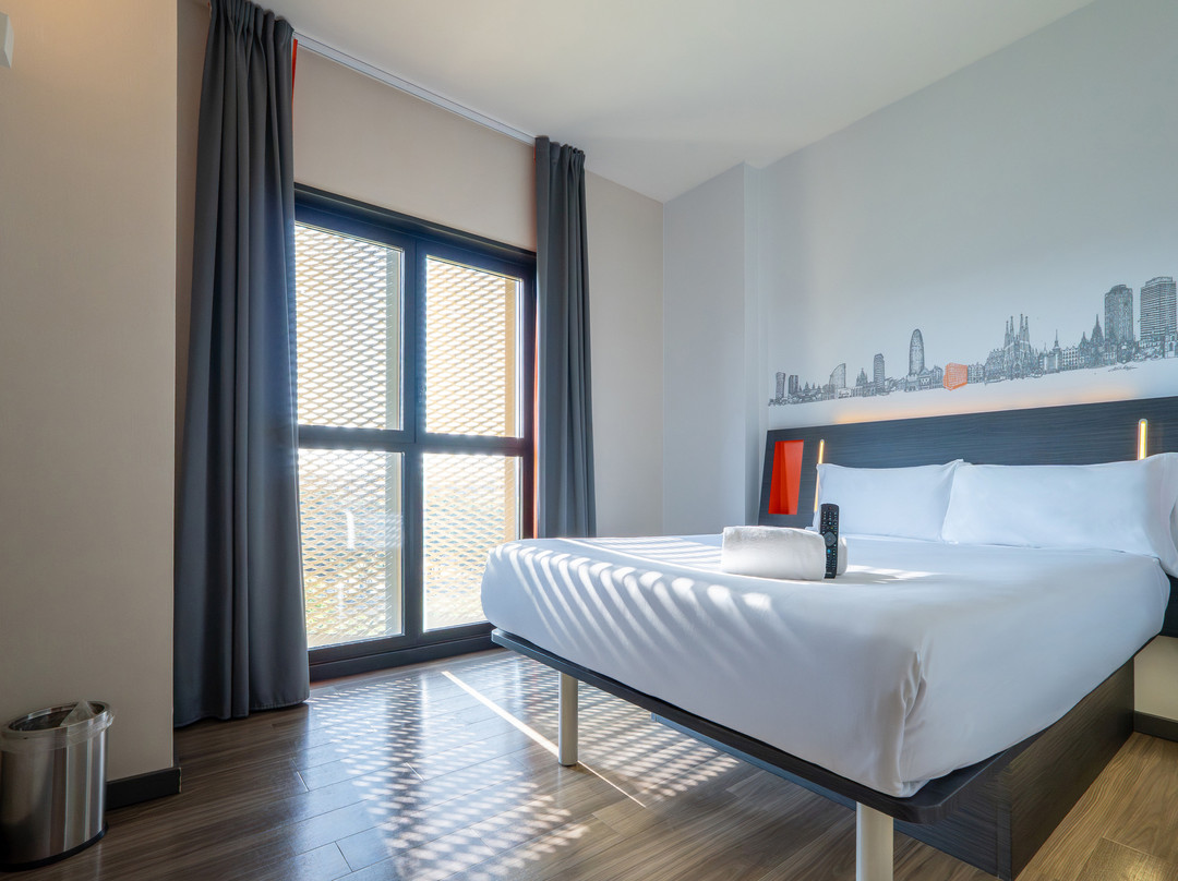 奥斯皮塔莱特德略夫雷加特区酒店住宿-Easyhotel Barcelona Fira