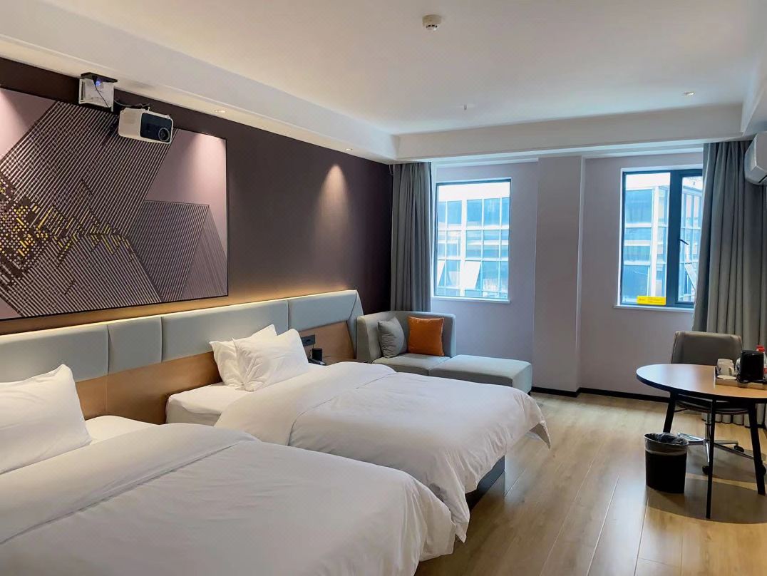 Shangjing Hotel (Liuzhou Gubu Street Longtan Park)