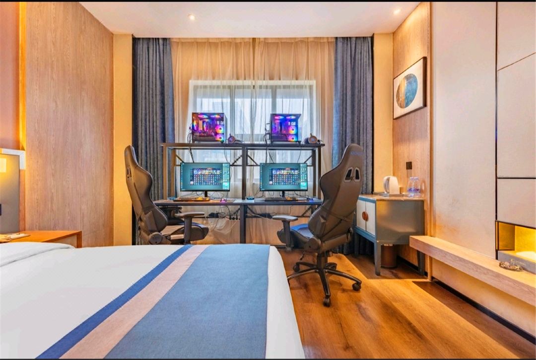 Jingzu Esports Hotel (Xinfeng Aoxin Fruit Wholesale Market Store)