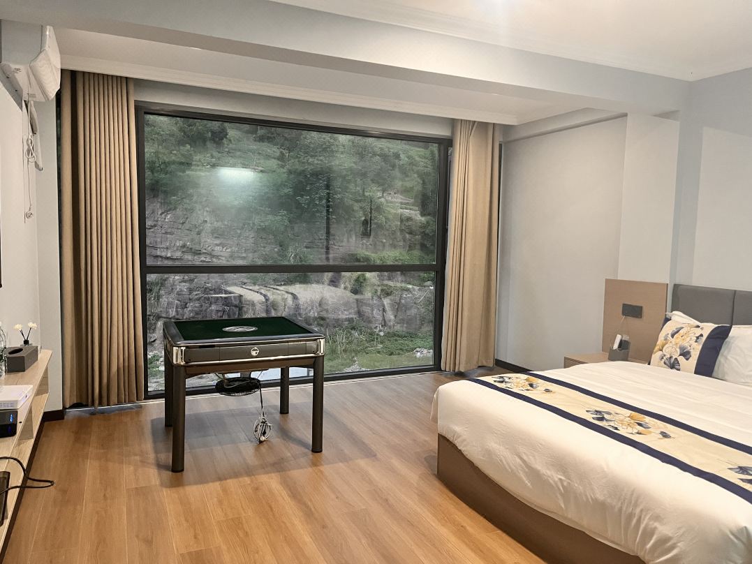 Guandu Town Sunshine Hotel