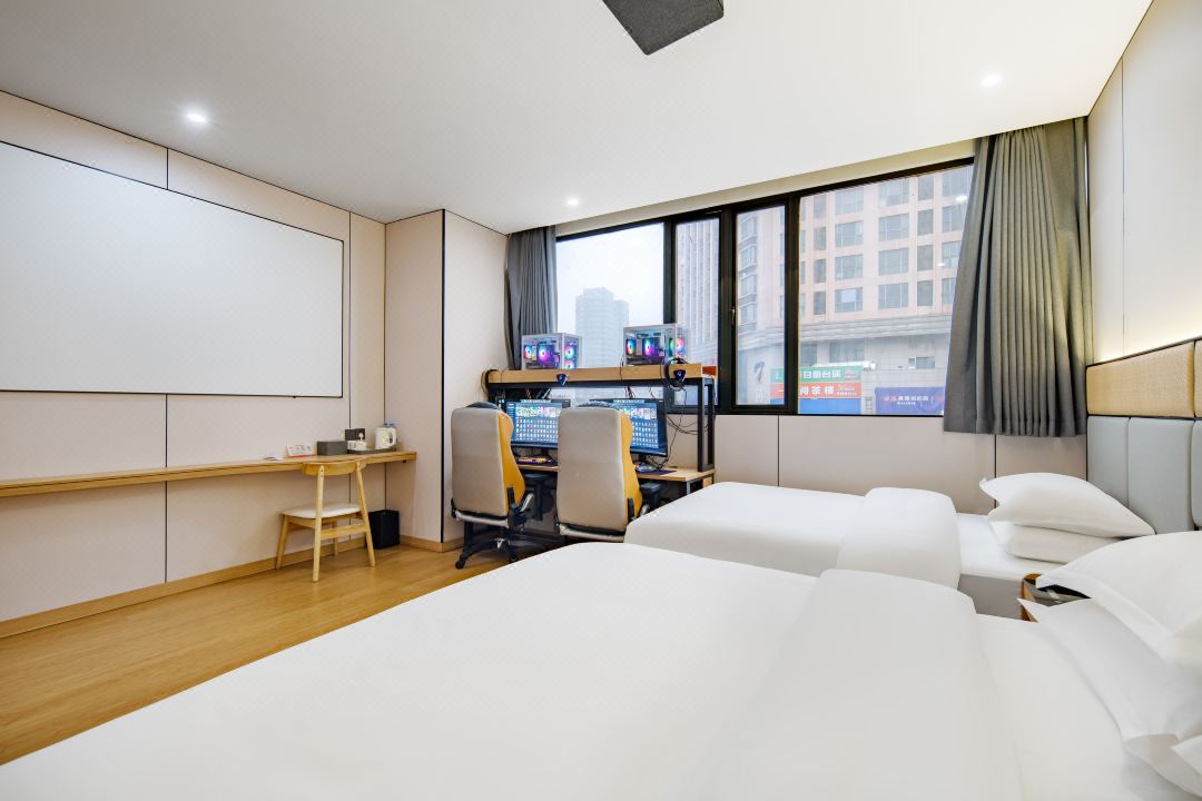 Yatu E-sports Hotel (Jiangdu Liqun Times Square)