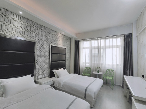 晶都商务酒店（漯河火车站新天地店）