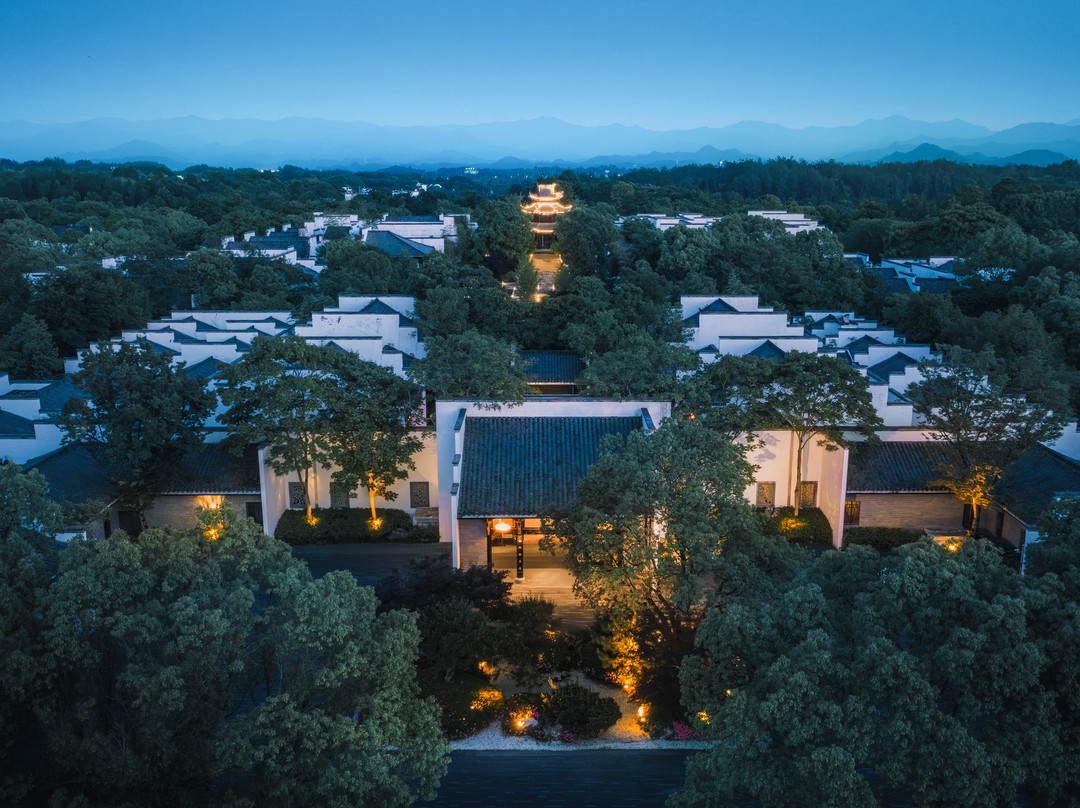 黄山雨润涵月楼酒店主图