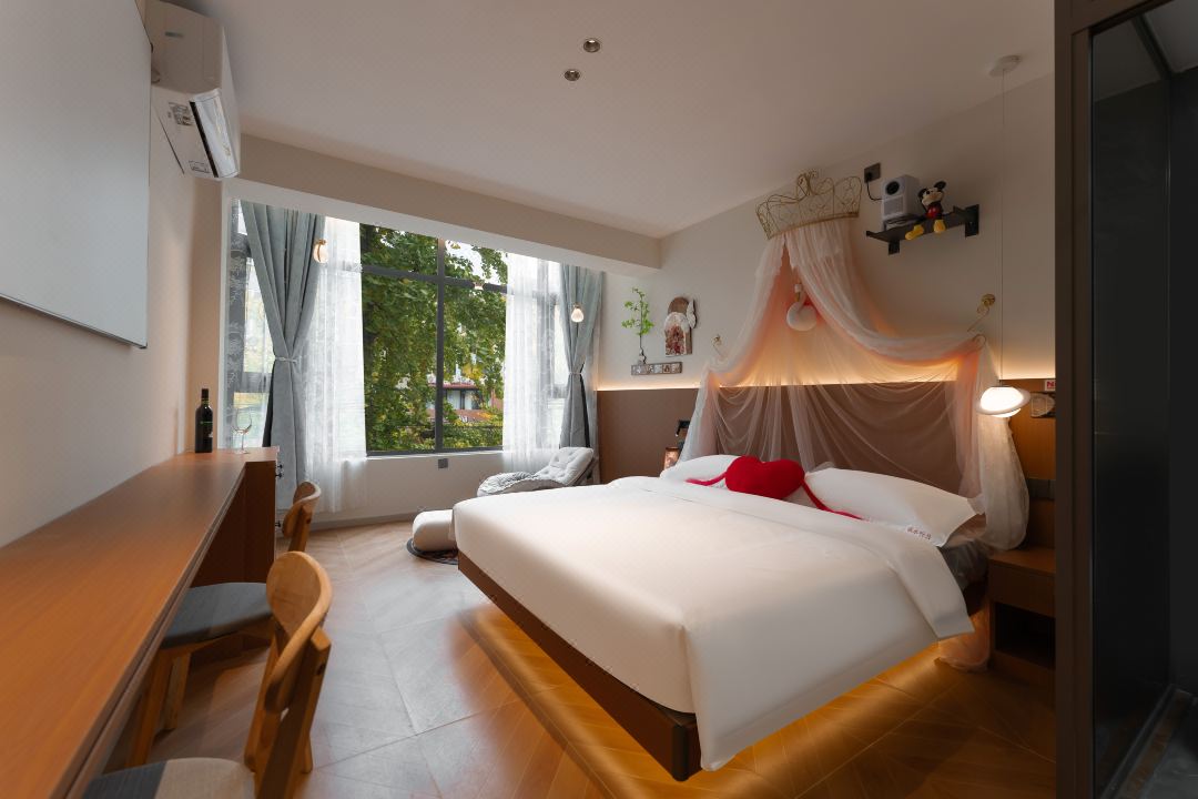 Yishui Listening Moon Homestay (Sui-Tang Luoyang City Yingtianmen Ruins Branch)