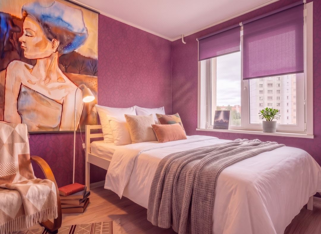 Smart 3-room apartment with Alice, with a screen, and an iMac computer in the center