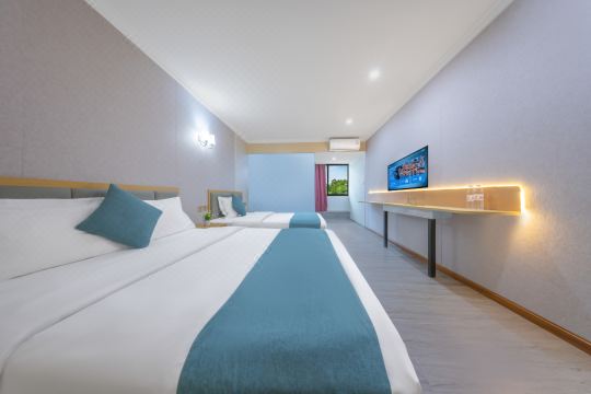 June Hotel (Chongqing Guanyin Bridge First Yanghe Road Store, )