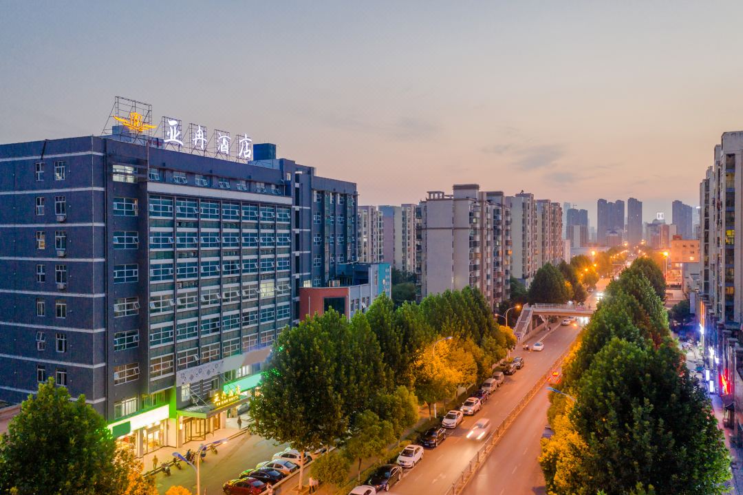 Yaran Hotel