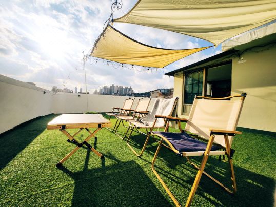 Rooftop stay J, Camping-style Terrace, Modern Room, Traditional Market, 3R4B, Real Seoul