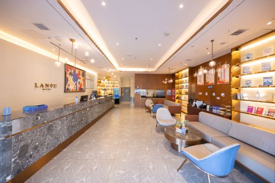 御鼎藍庭國際酒店（濮陽縣上億廣場店）