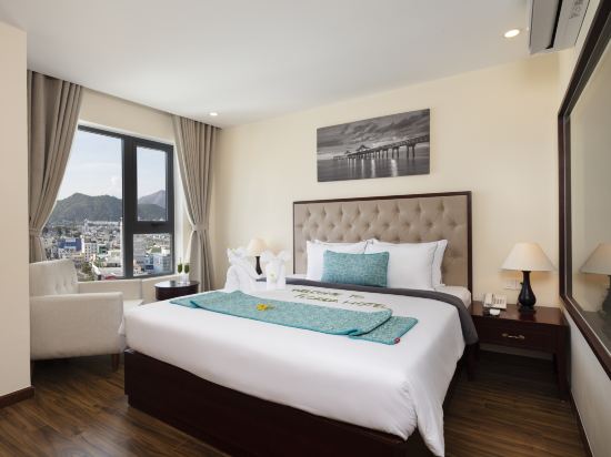 Florida Hotel Room Type - Premier Deluxe Double or Twin Room Florida Hotel Room Type - Premier Deluxe Double or Twin Room