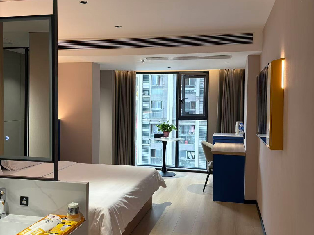 金源优品酒店（尚锦路地铁站华西上锦医院店)