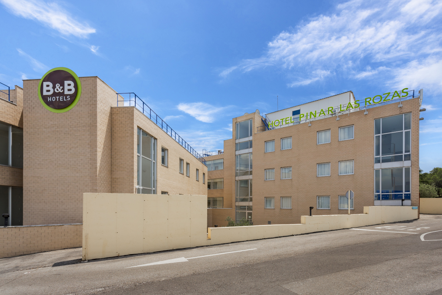 马德里皮纳尔德拉斯罗萨斯民宿酒店-官方