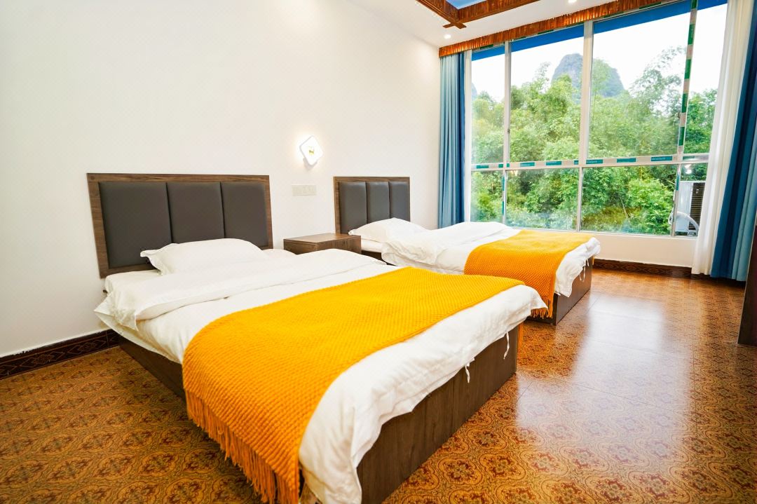 Yijiangpanshui Homestay (20 Yuan RMB Background)