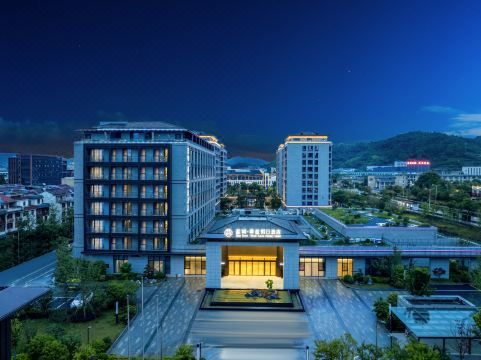 Blue Town . Royal Azure Holiday Hotel