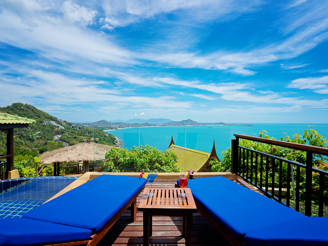 檀香木豪华别墅