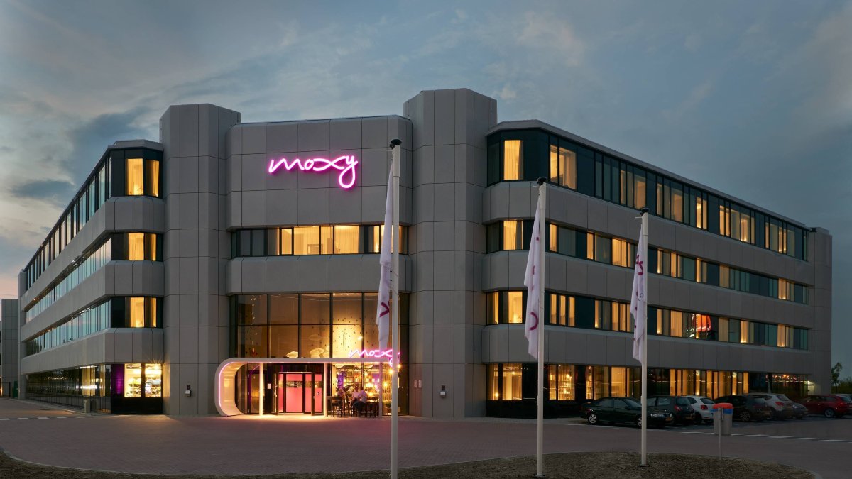 阿姆斯特丹史基浦机场Moxy酒店-官方