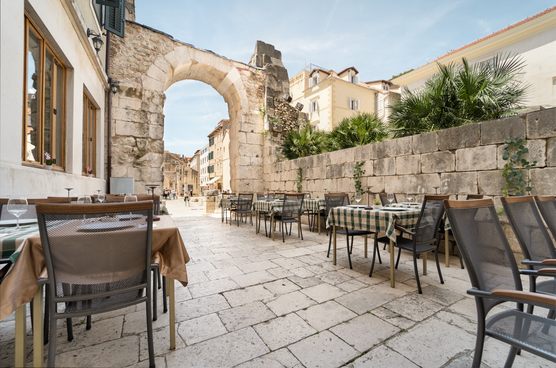 Hotel Peristil-官方