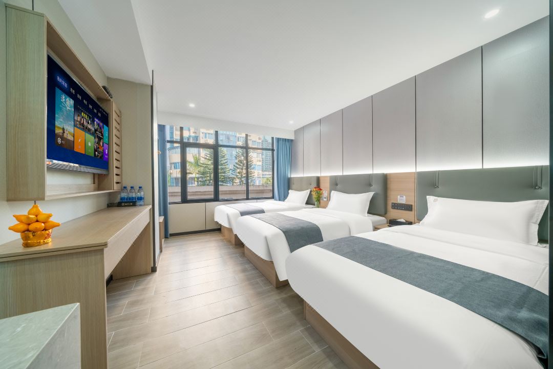 yi fang gong yu （guang zhou zhong shan da xue zhong liu yi yuan ou zhuang di tie zhan dian ）