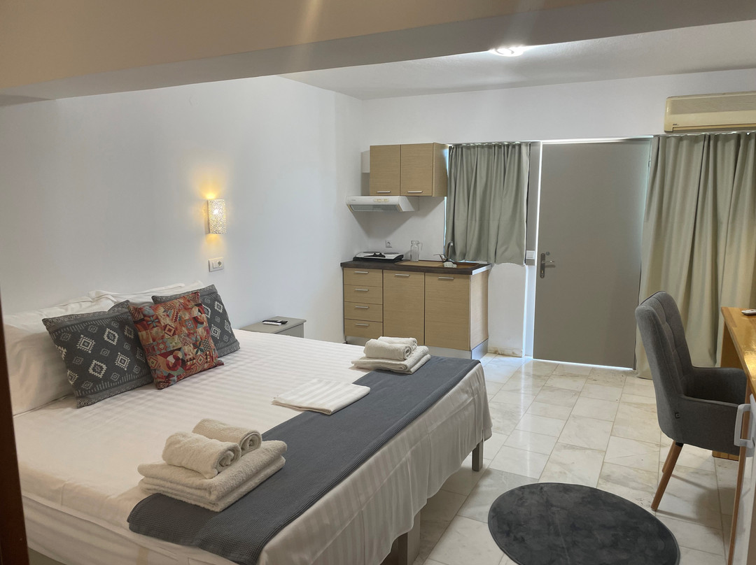 Valerianos酒店住宿-Kourkoumelata Hotel