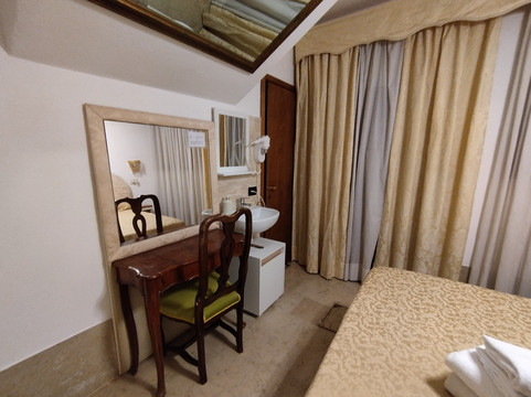 Isola San Michele酒店住宿-洛坎达阿瓜薇塔酒店