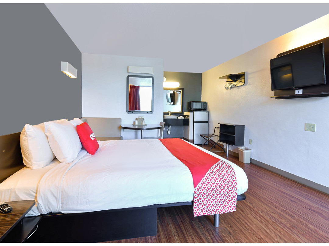 OYO Hotel Valdosta GA I-75