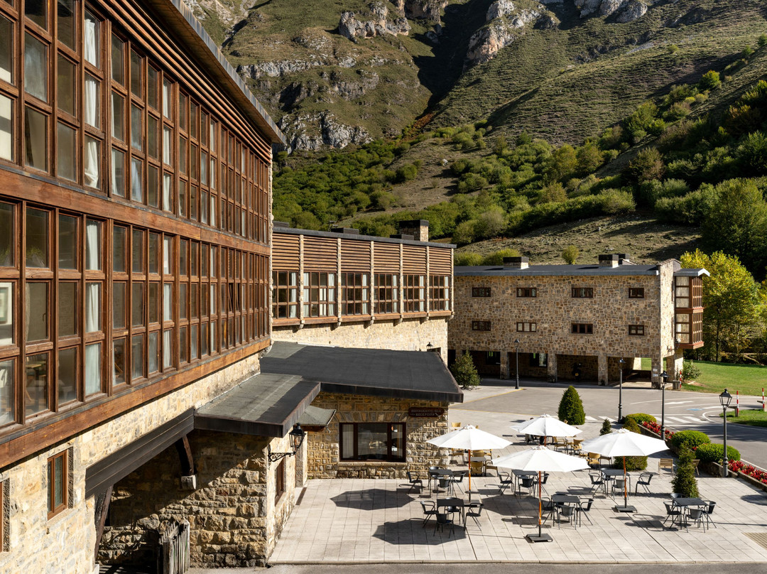 Llanaves de la Reina酒店住宿-Parador de Fuente Dé