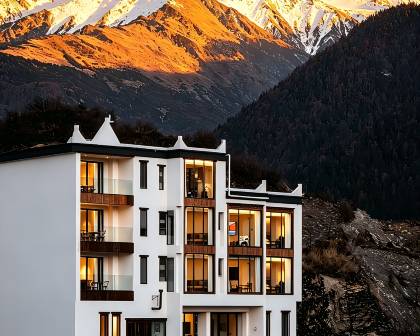 携程酒店-青崖·远山|Alpine环山观景度假美宿(四姑娘山双桥沟景区店