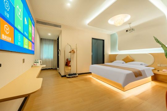 Roman Holiday Inn (Shop at Yongshu Road Metro Station in August 1st Place)