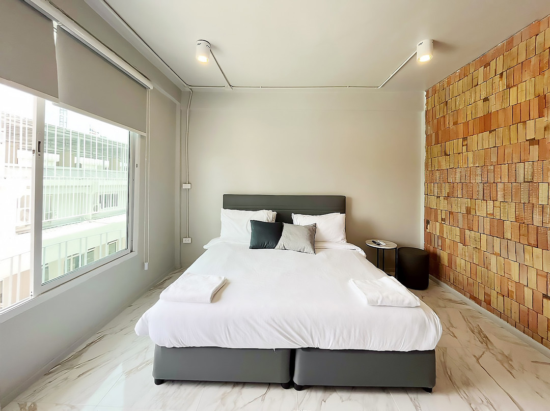 Langsuan Smile Hotel