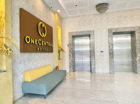 One Central Hotel & Suites主图