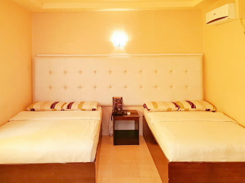 RedDoorz Jackie’s Hotel & Restaurant